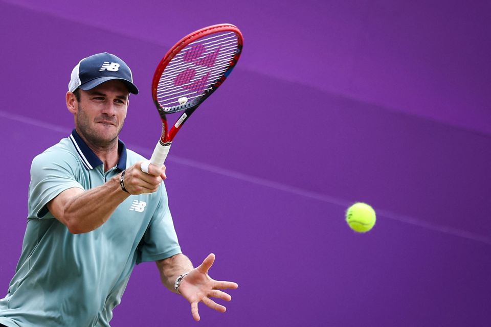 捕手负责执 捕手负责执